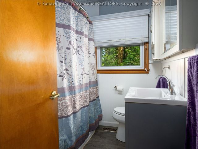 161 Oakwood Estates, Scott Depot, WV 25560