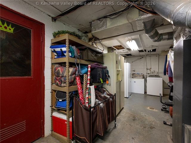161 Oakwood Estates, Scott Depot, WV 25560