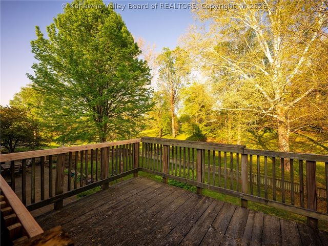 161 Oakwood Estates, Scott Depot, WV 25560