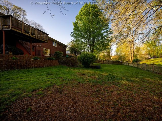 161 Oakwood Estates, Scott Depot, WV 25560