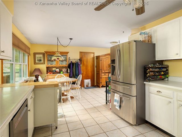 161 Oakwood Estates, Scott Depot, WV 25560