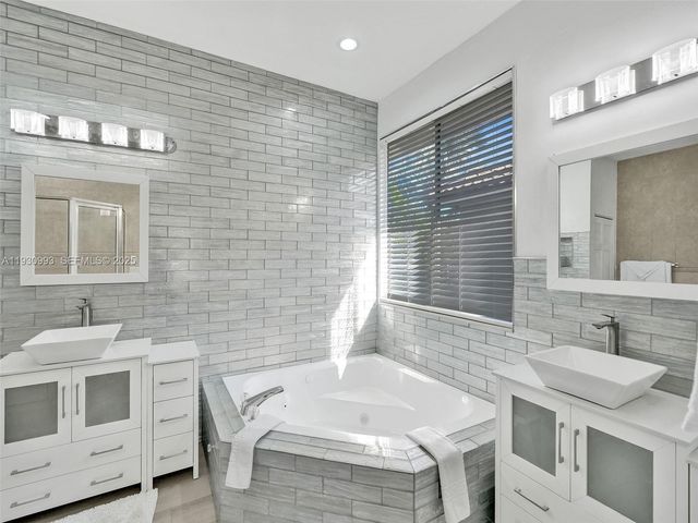 4310 NW 63rd Ave 4310, Coral Springs, FL 33067