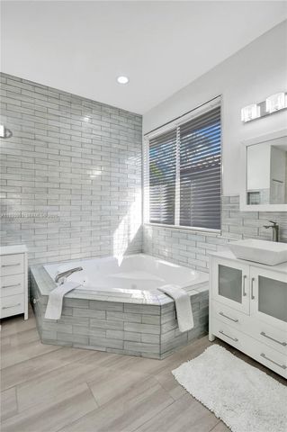 4310 NW 63rd Ave 4310, Coral Springs, FL 33067