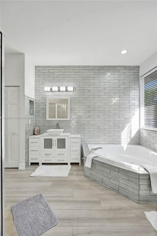 4310 NW 63rd Ave 4310, Coral Springs, FL 33067