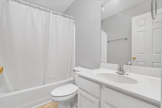 108 Park Place Court, Paris, KY 40361
