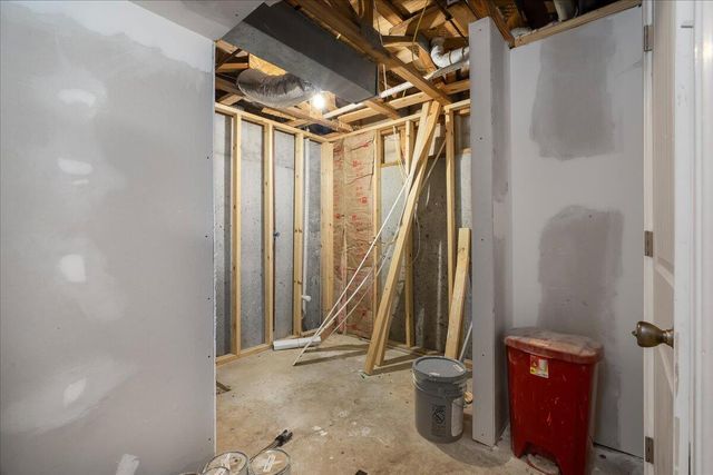 108 Park Place Court, Paris, KY 40361
