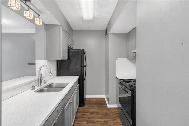 108 Park Place Court, Paris, KY 40361