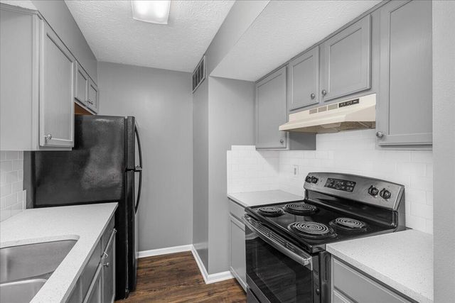 108 Park Place Court, Paris, KY 40361