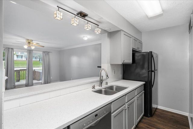 108 Park Place Court, Paris, KY 40361