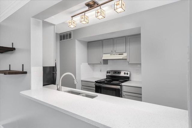 108 Park Place Court, Paris, KY 40361