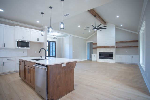 13932 Cedar Vista Lane, Tyler, TX 75704