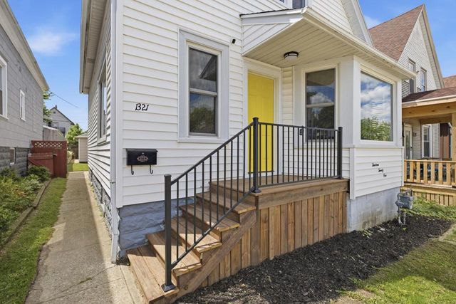 1321 Monroe AVENUE, South Milwaukee, WI 53172