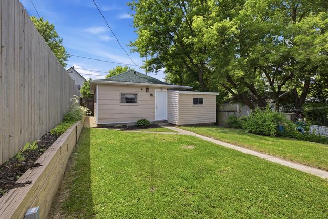 1321 Monroe AVENUE, South Milwaukee, WI 53172
