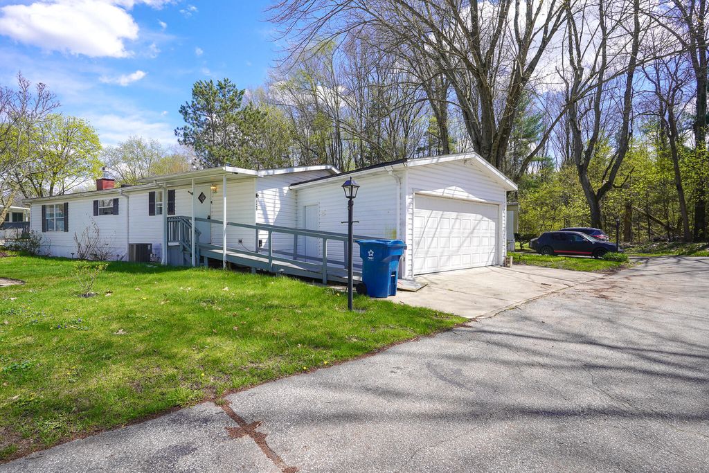 8260 Earls Court, Alamo Twp, MI 49009