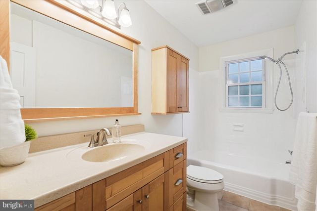 9811 HAMPTON LN, Fairfax, VA 22030
