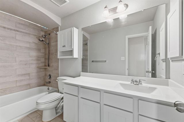 3243 Owl Hollow Drive, Rosenberg, TX 77471