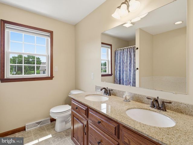 20 COLTON DR, Shippensburg, PA 17257