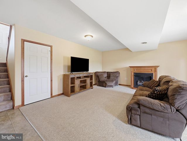 20 COLTON DR, Shippensburg, PA 17257