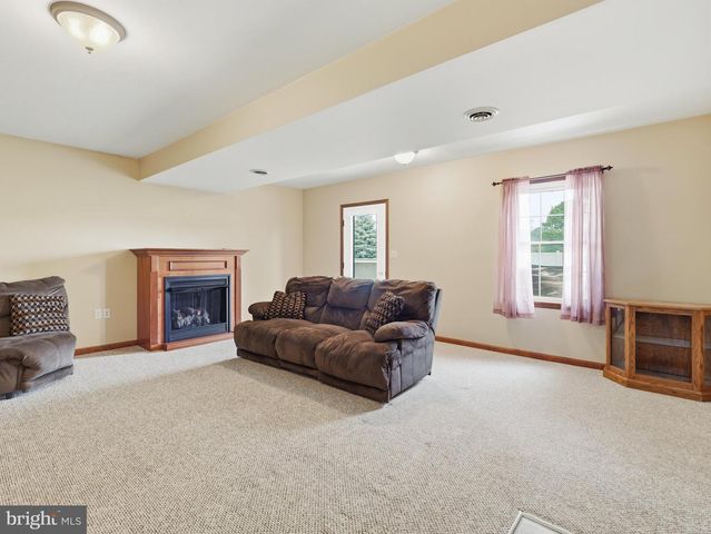 20 COLTON DR, Shippensburg, PA 17257