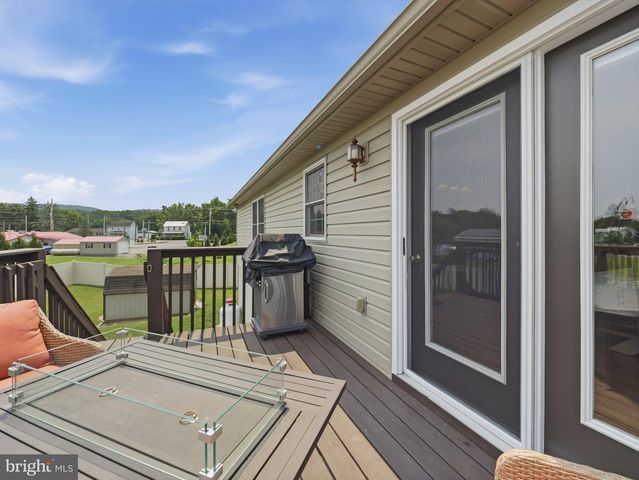 20 COLTON DR, Shippensburg, PA 17257