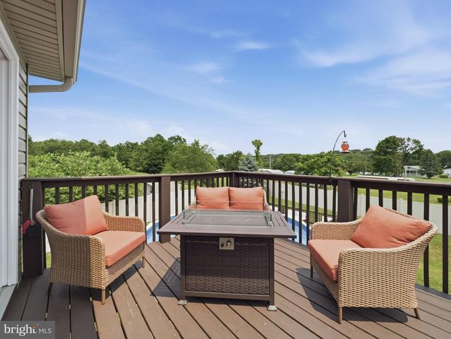 20 COLTON DR, Shippensburg, PA 17257