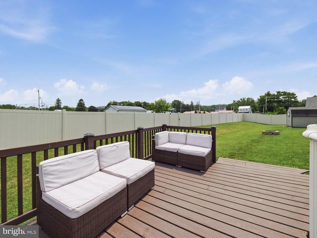 20 COLTON DR, Shippensburg, PA 17257