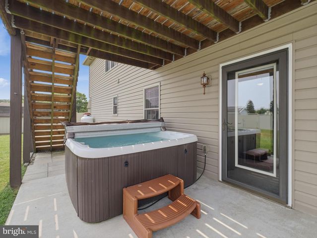 20 COLTON DR, Shippensburg, PA 17257