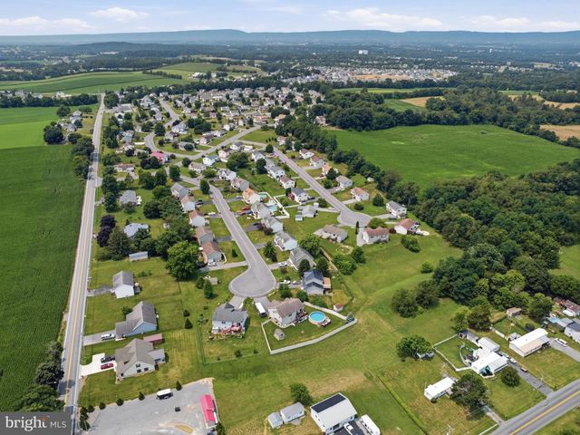 20 COLTON DR, Shippensburg, PA 17257