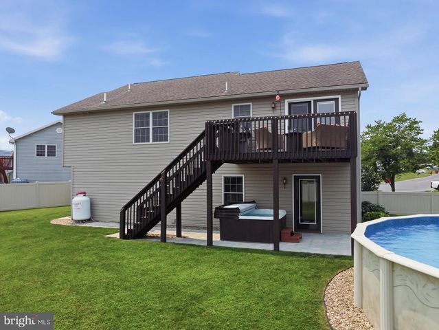 20 COLTON DR, Shippensburg, PA 17257