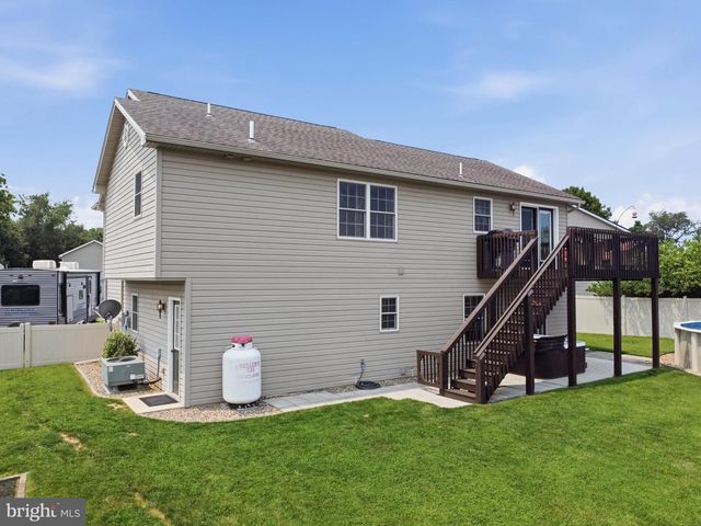 20 COLTON DR, Shippensburg, PA 17257