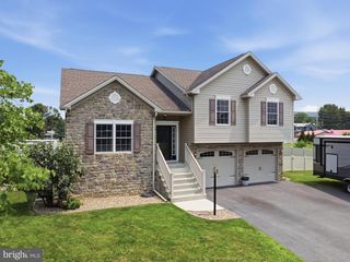 20 COLTON DR, Shippensburg, PA 17257