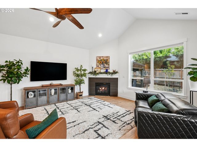 15333 Se LEGACY St, Happy Valley, OR 97086