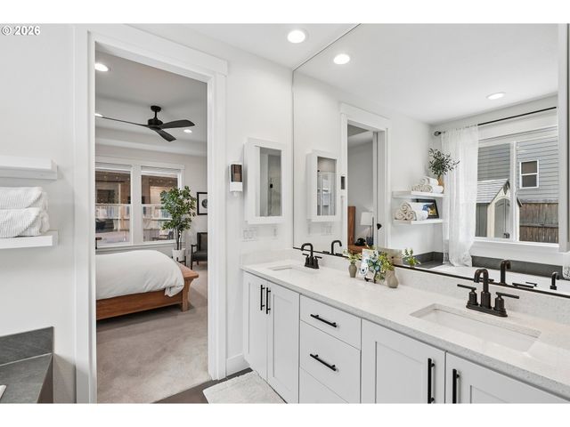 15333 Se LEGACY St, Happy Valley, OR 97086