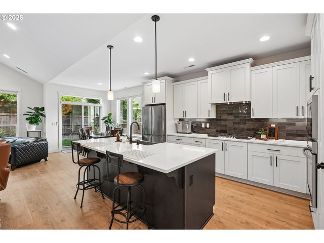 15333 Se LEGACY St, Happy Valley, OR 97086
