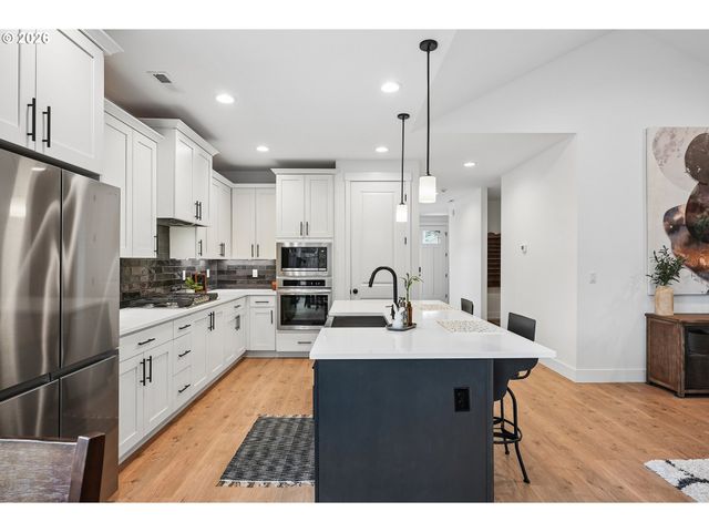 15333 Se LEGACY St, Happy Valley, OR 97086