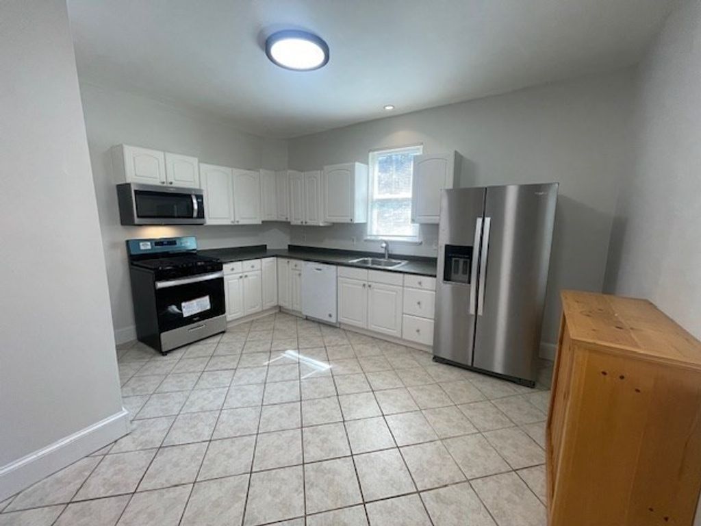 92 Hyde Park Ave 1, Boston, MA 02130