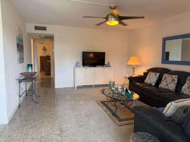 146 Somerset H 146, West Palm Beach, FL 33417