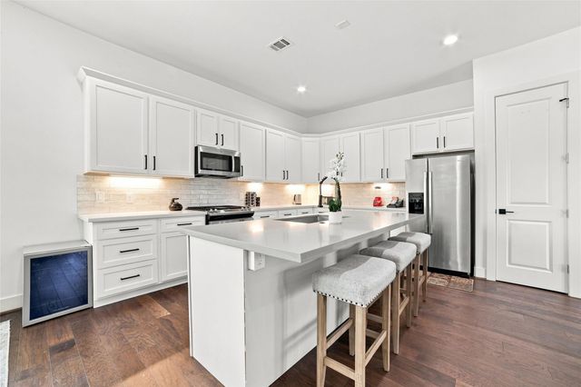 2618 Mcllhenny Street, Houston, TX 77004