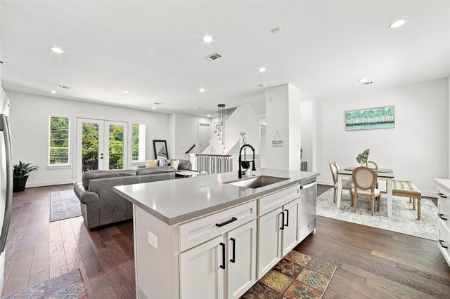 2618 Mcllhenny Street, Houston, TX 77004