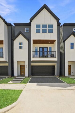 2618 Mcllhenny Street, Houston, TX 77004