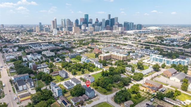 2618 Mcllhenny Street, Houston, TX 77004