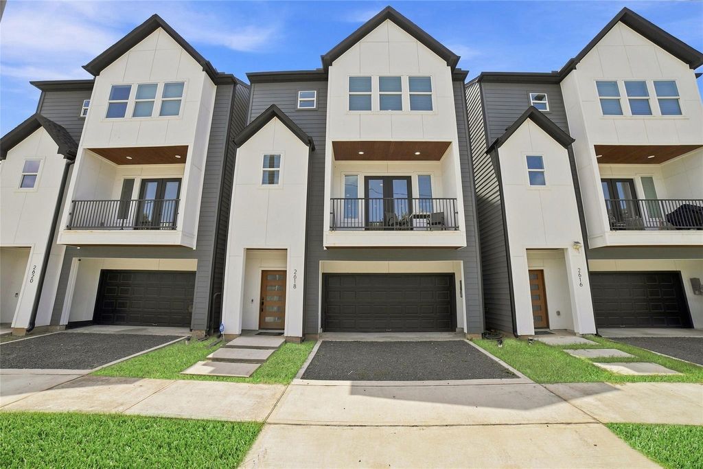2618 Mcllhenny Street, Houston, TX 77004