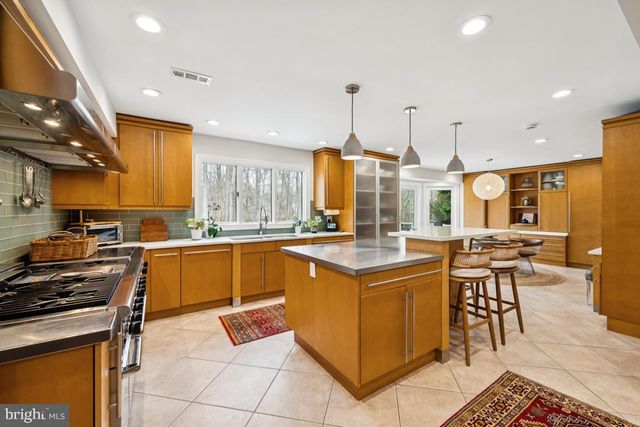 17 MANNING LN, Cherry Hill, NJ 08003