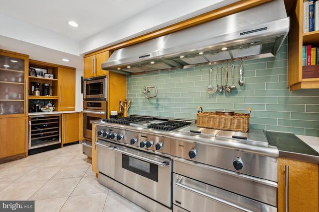 17 MANNING LN, Cherry Hill, NJ 08003