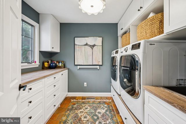 17 MANNING LN, Cherry Hill, NJ 08003