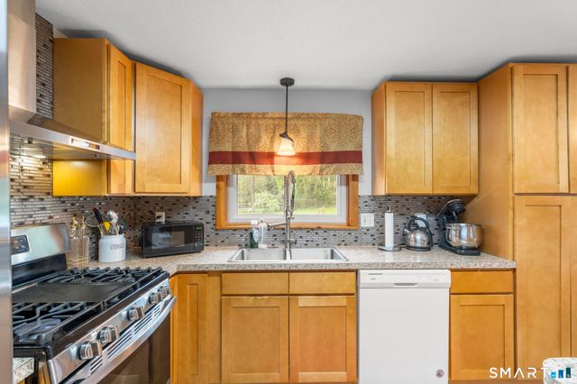 172 Andrew Avenue, Naugatuck, CT 06770