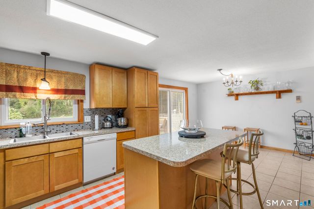 172 Andrew Avenue, Naugatuck, CT 06770