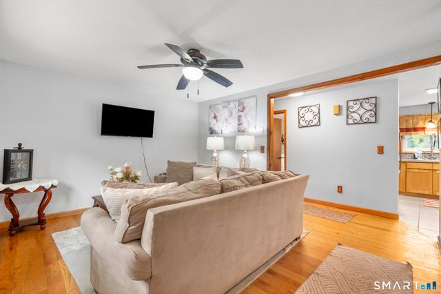 172 Andrew Avenue, Naugatuck, CT 06770