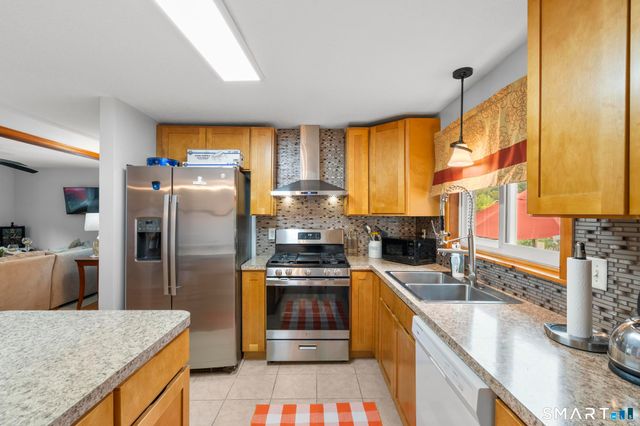 172 Andrew Avenue, Naugatuck, CT 06770