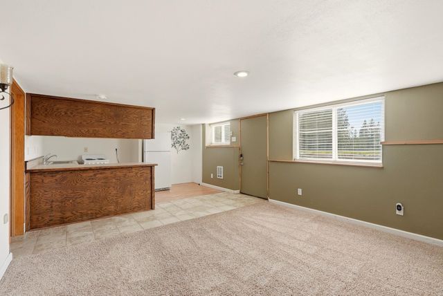 10609 S Degray Ln, Spokane, WA 99224
